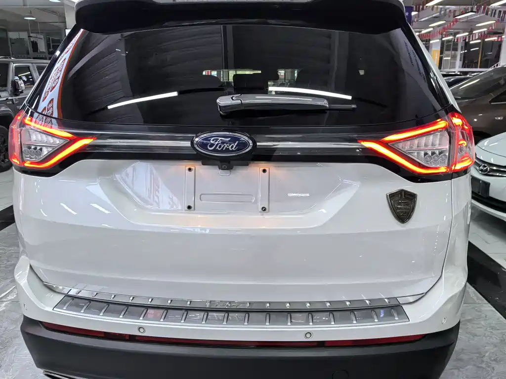 Ford Edge 2017 — фото 5