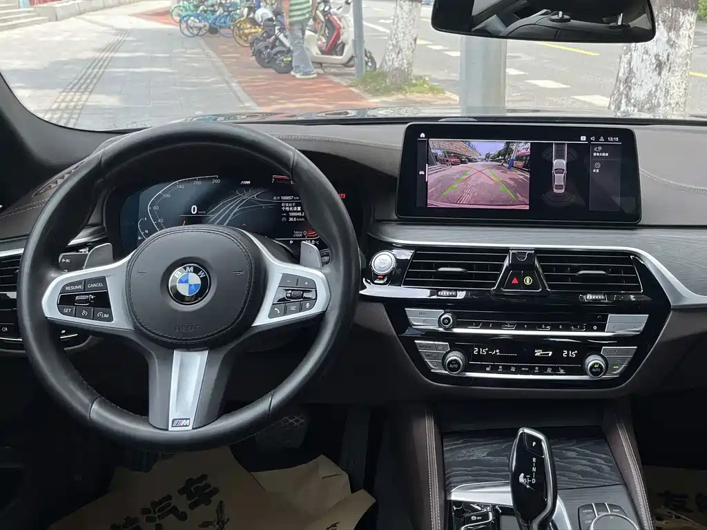 BMW 5 Series 2021 — фото 12