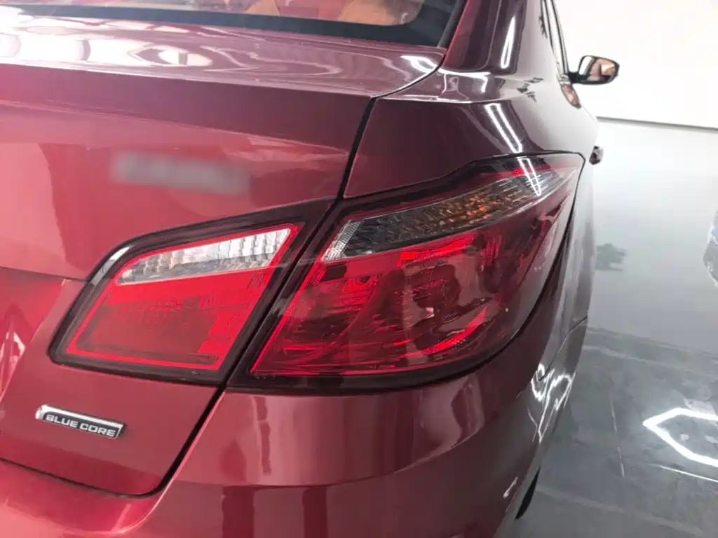 Changan Eado 2016 — фото 8