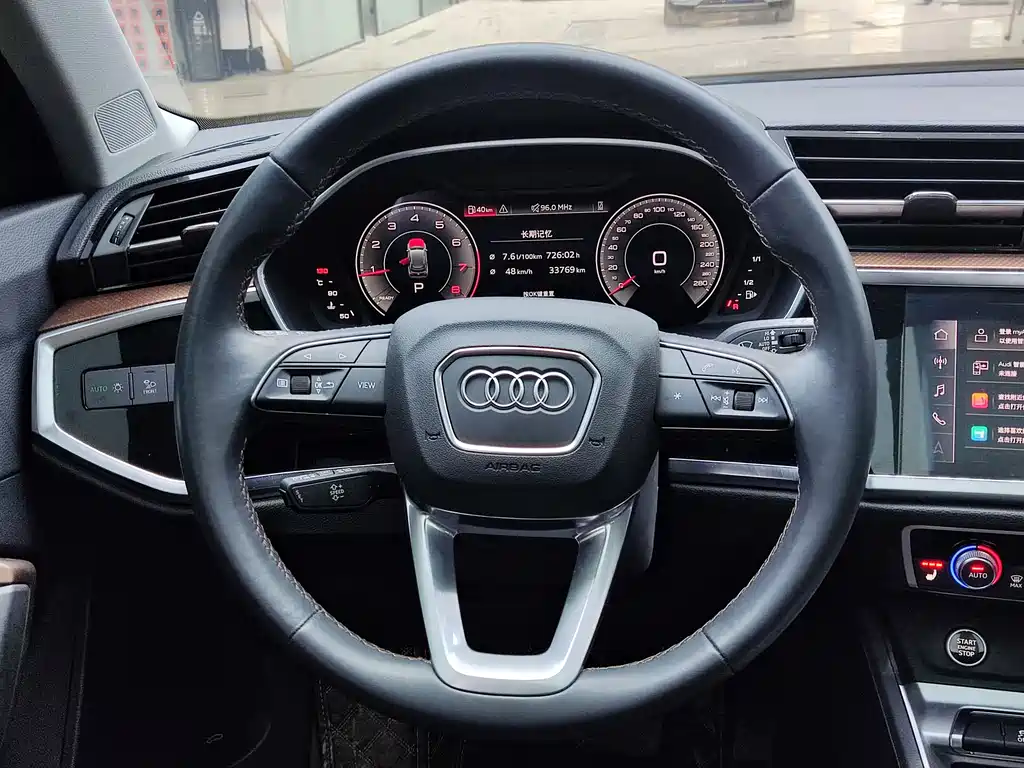 Audi Q3 2022 — фото 13