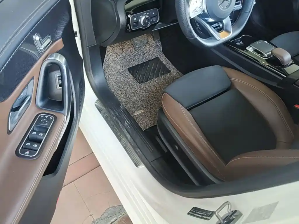 Mercedes-Benz A-Class 2019 — фото 16