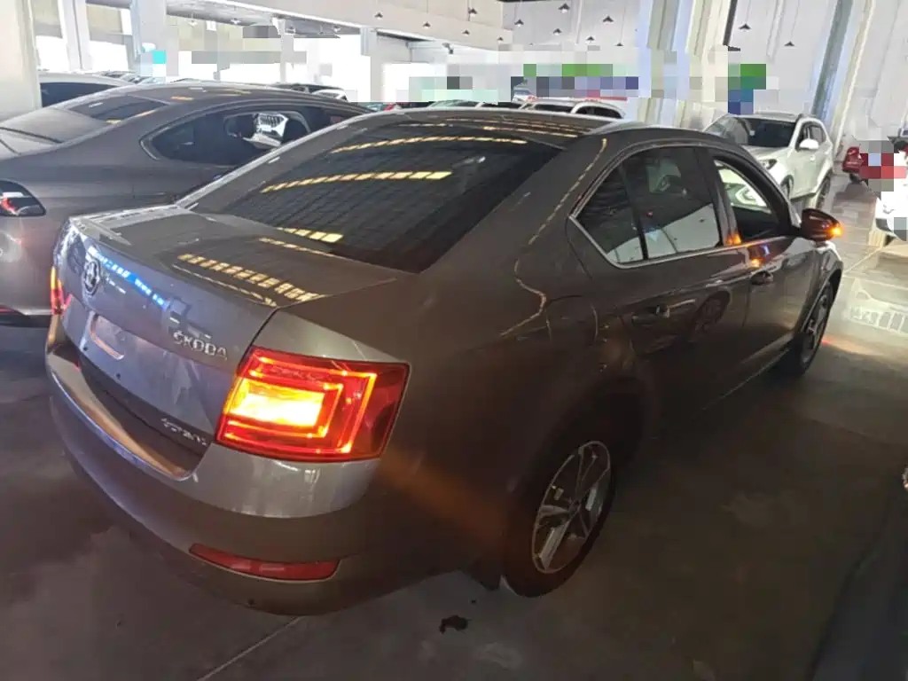 Skoda Octavia 2016 — фото 7