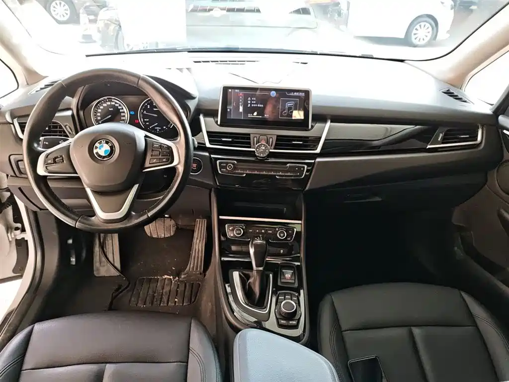 BMW 2 Series Active Tourer 2018 — фото 7