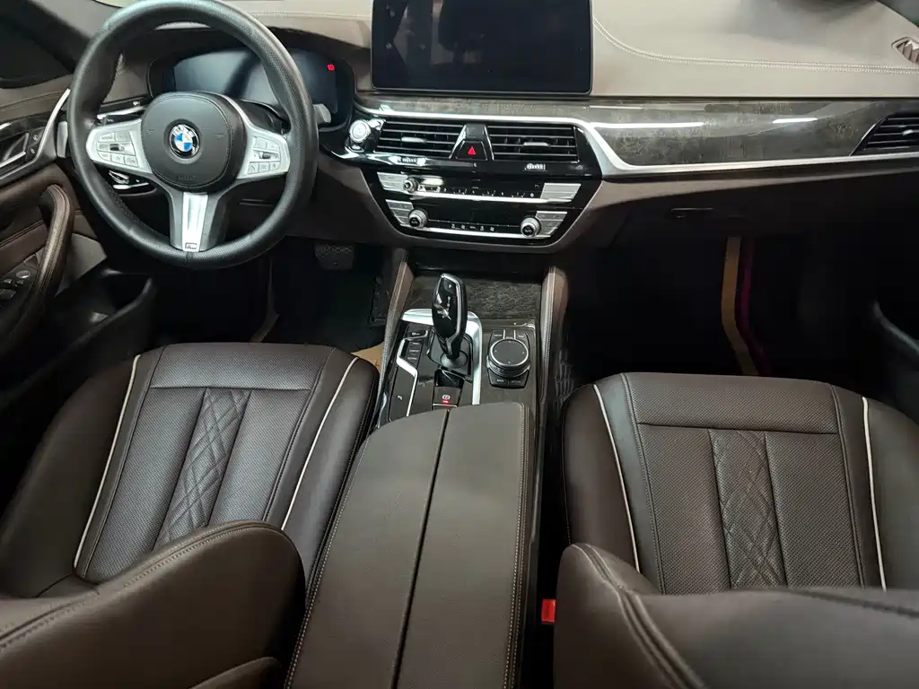 BMW 5 Series 2022 — фото 8