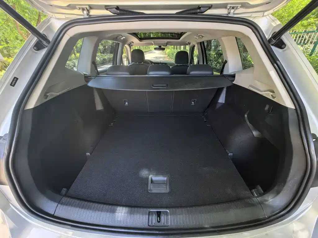 Volkswagen Tiguan L 2018 — фото 27