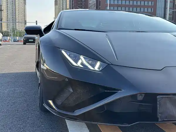 Lamborghini Huracan 2021