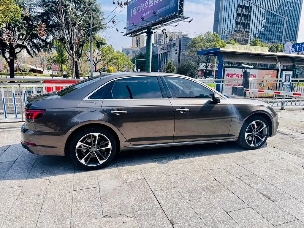 Audi A4L 2019 — фото 12