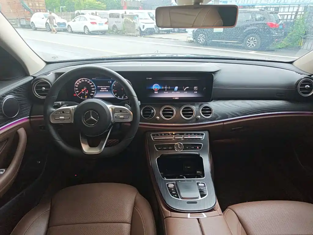 Mercedes-Benz E-Class 2019 — фото 10