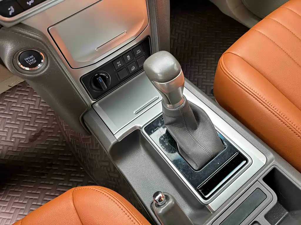 Toyota Prado 2023 — фото 14
