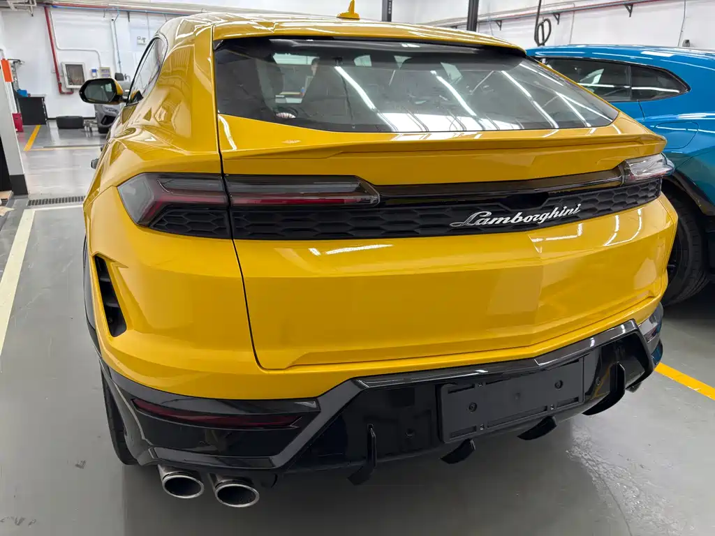 Lamborghini Urus SE — фото 8