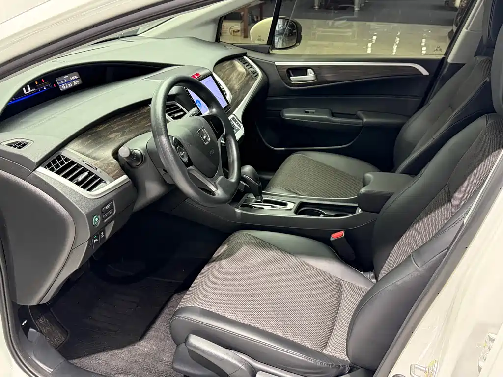 Honda Jade 2017