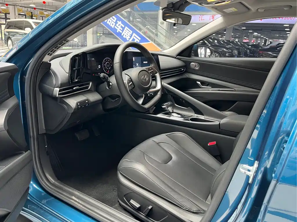 Hyundai Elantra 2022