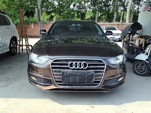 Audi A4L 2016