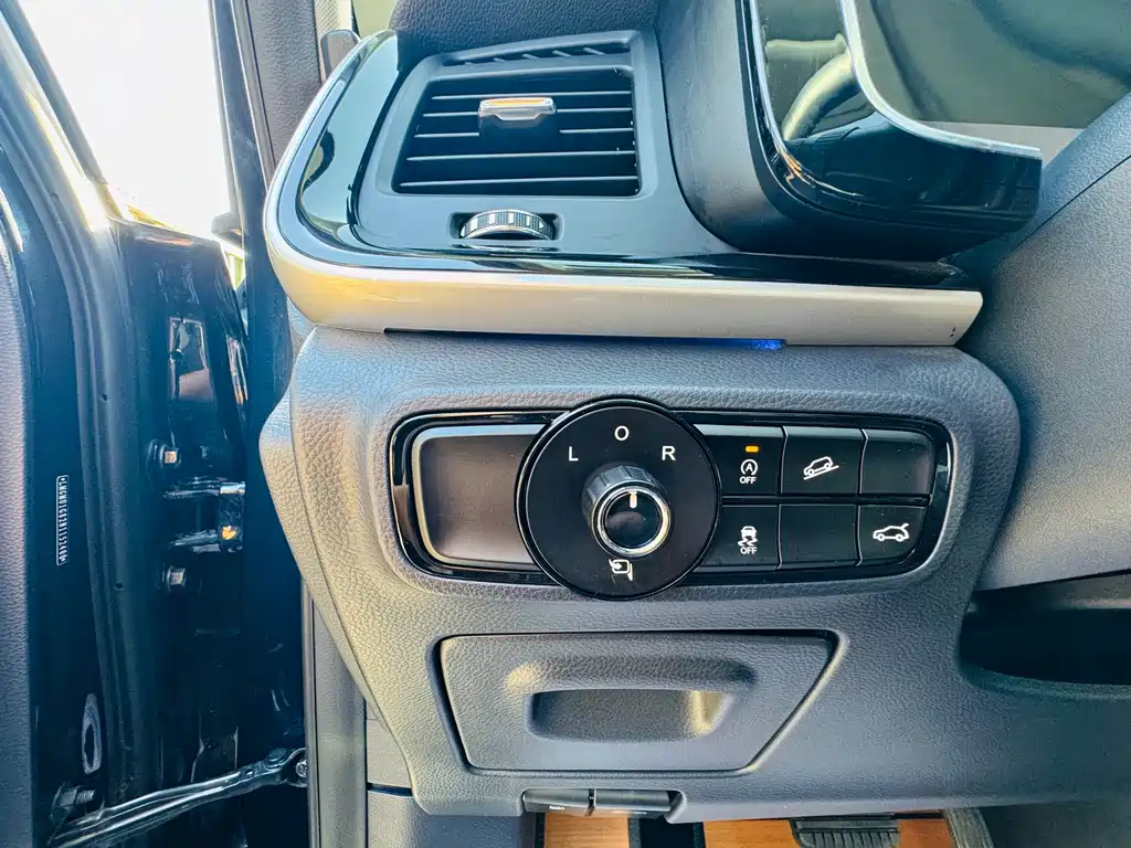 GAC Trumpchi M8 2023 — фото 27