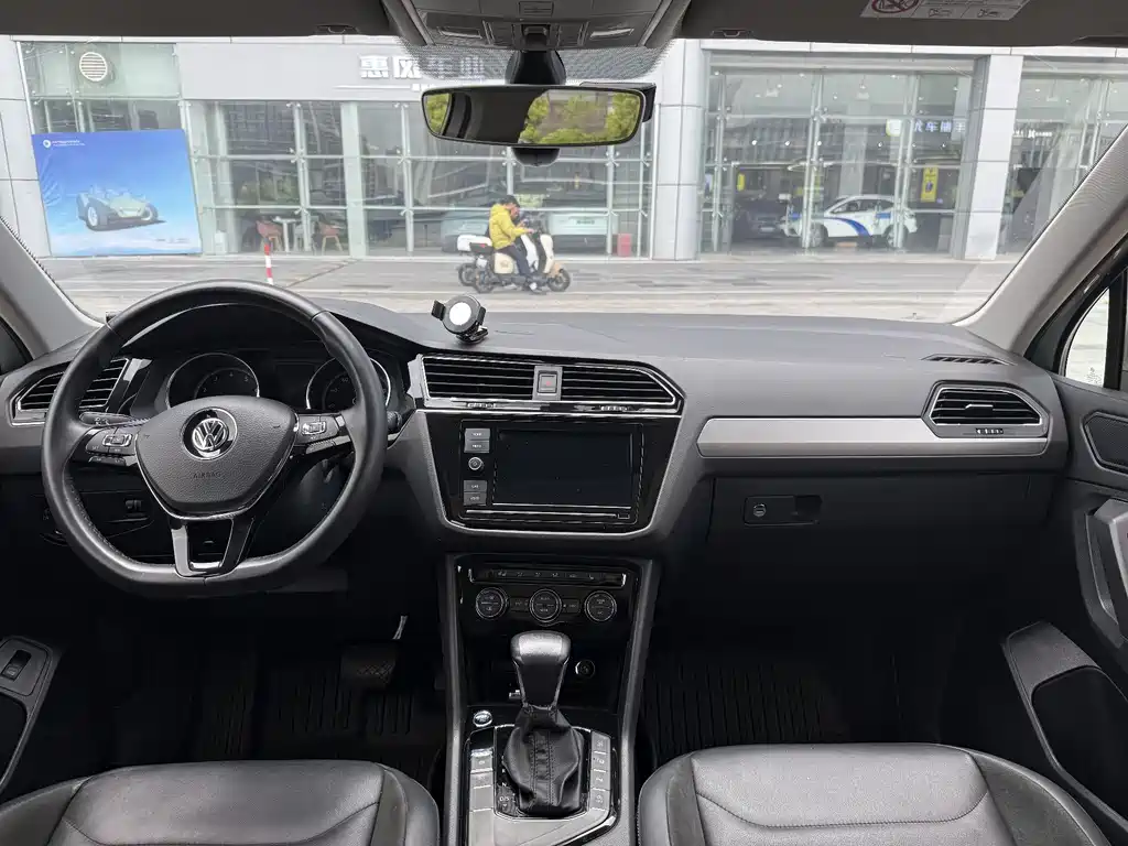 Volkswagen Tiguan L 2019 — фото 11