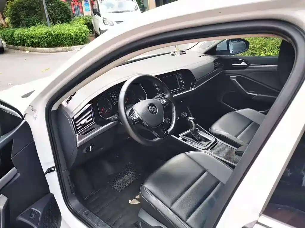 Volkswagen Sagitar 2020