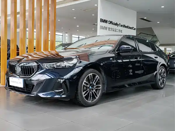 BMW 5 Series 2025