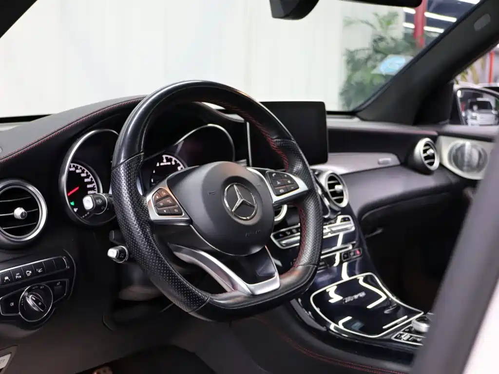 Mercedes-Benz GLC AMG 2018 — фото 7