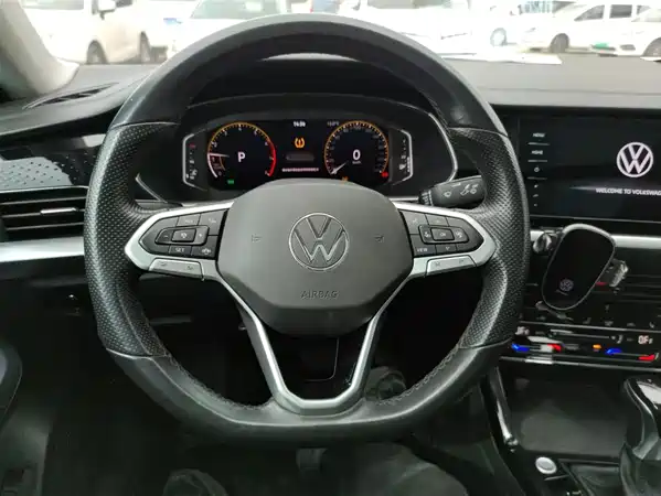 Volkswagen Passat 2022