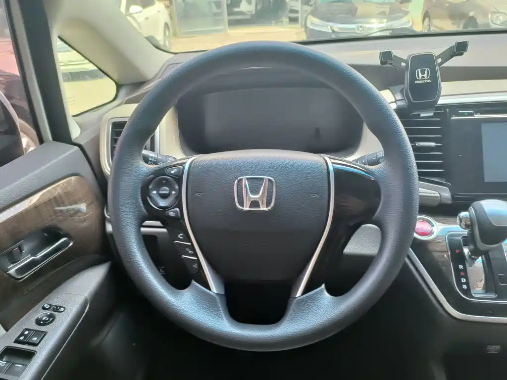 Honda Odyssey 2015 — фото 13