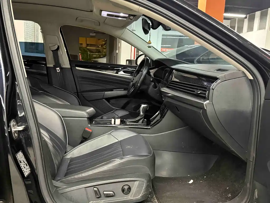 Volkswagen Passat 2023