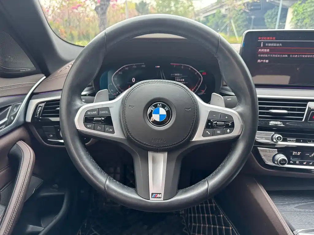 BMW 5 Series 2022 — фото 11