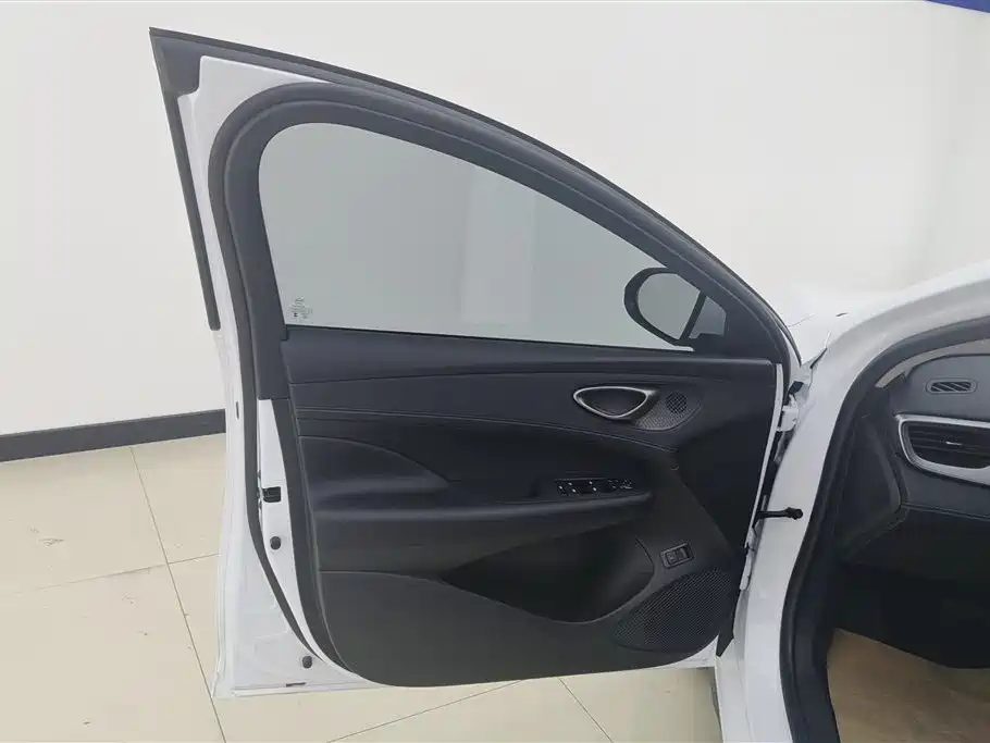 BYD Seal 05 DM-i 2025 — фото 7
