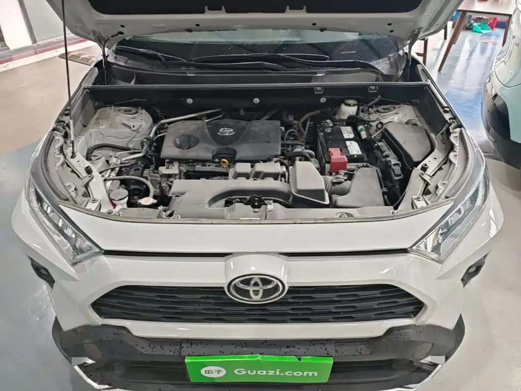 Toyota RAV4 2023 — фото 16