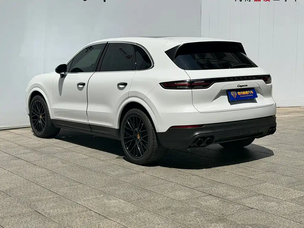 Porsche Cayenne 2023 — фото 18
