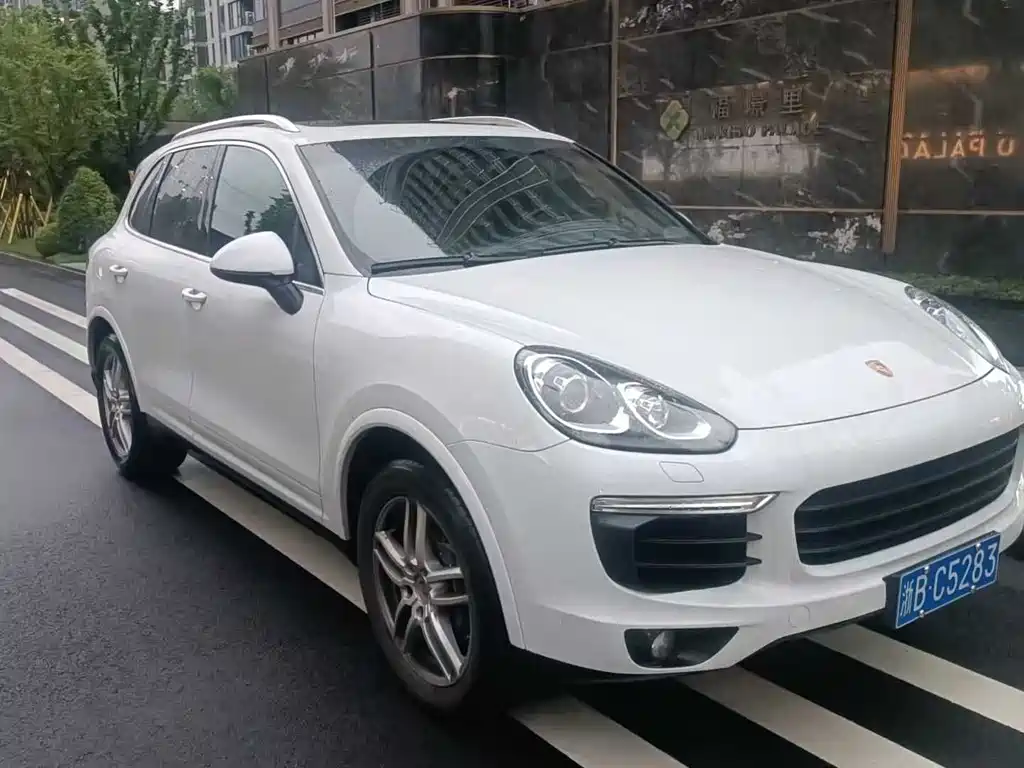 Porsche Cayenne 2017 — фото 3