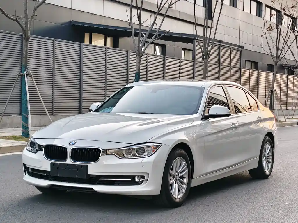 BMW 3 Series 2016 — фото 1
