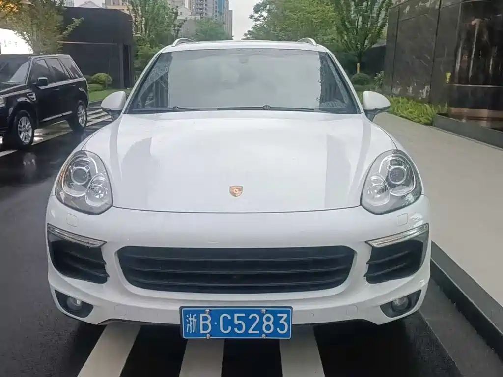 Porsche Cayenne 2017 — фото 2