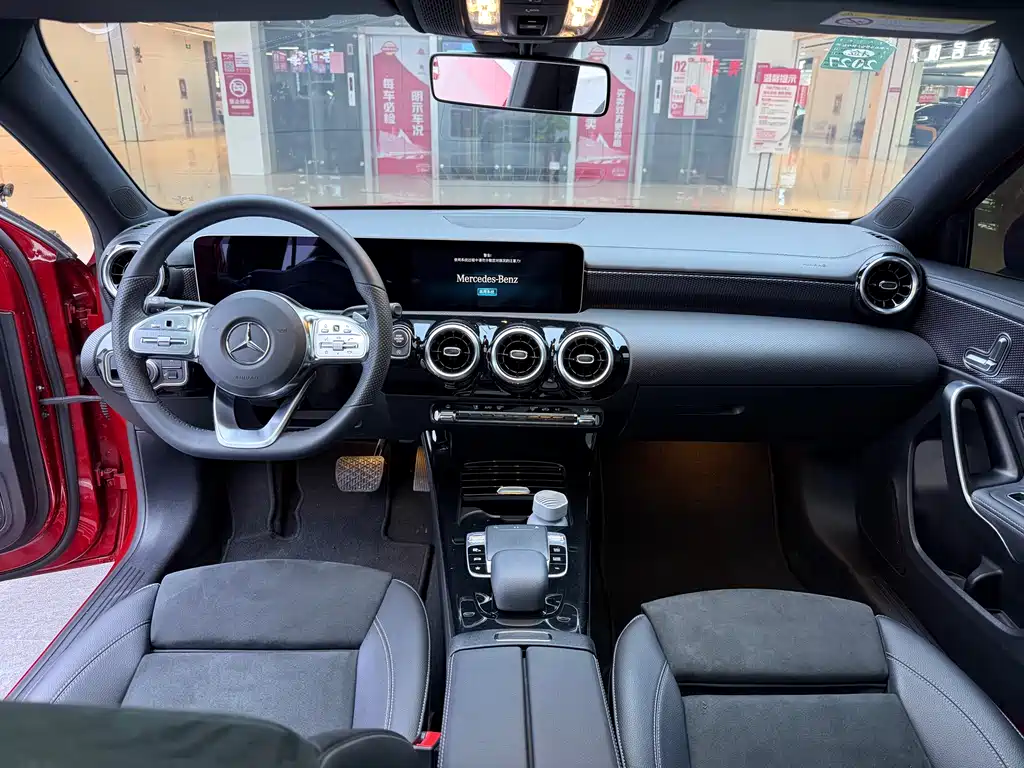 Mercedes-Benz A-Class 2019 — фото 7
