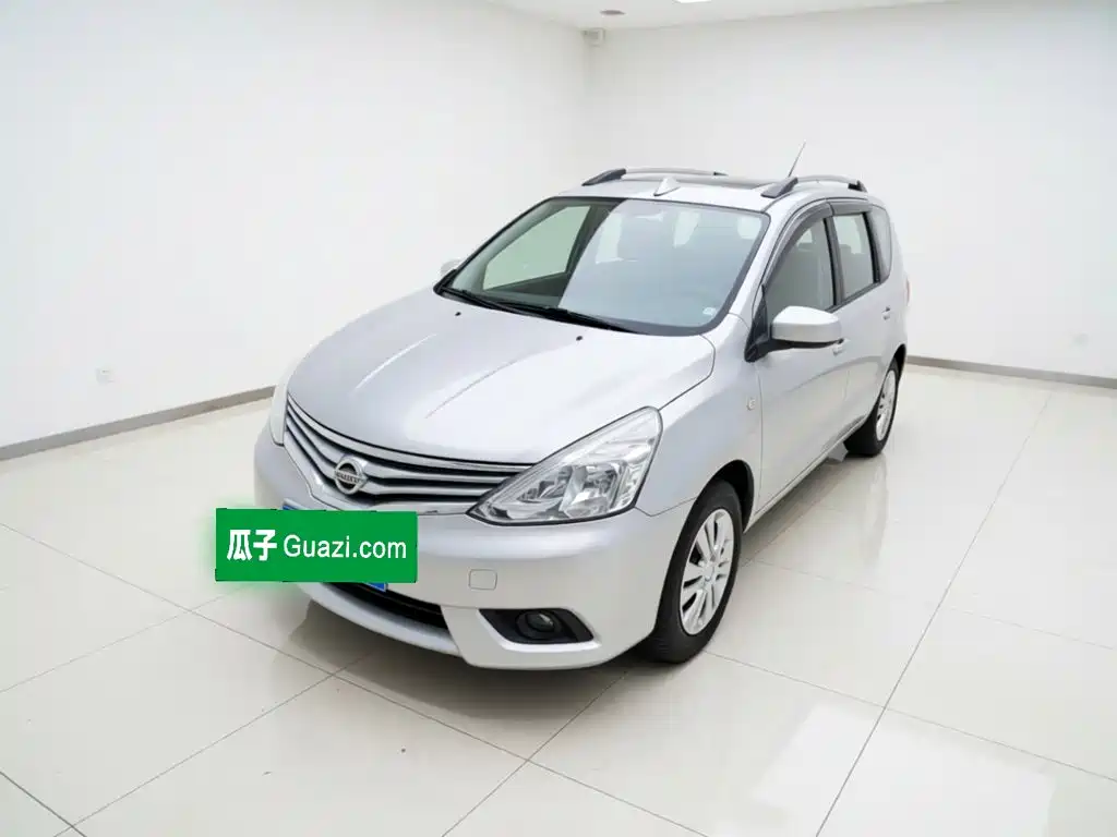 Nissan Livina 2015
