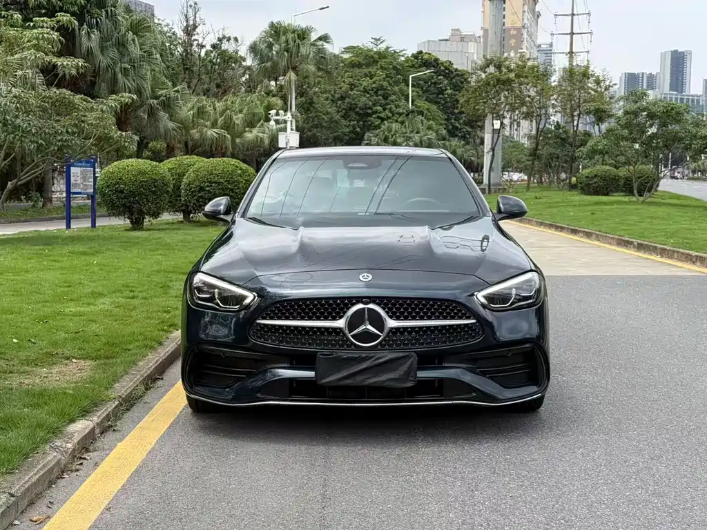 Mercedes-Benz C-Class 2024