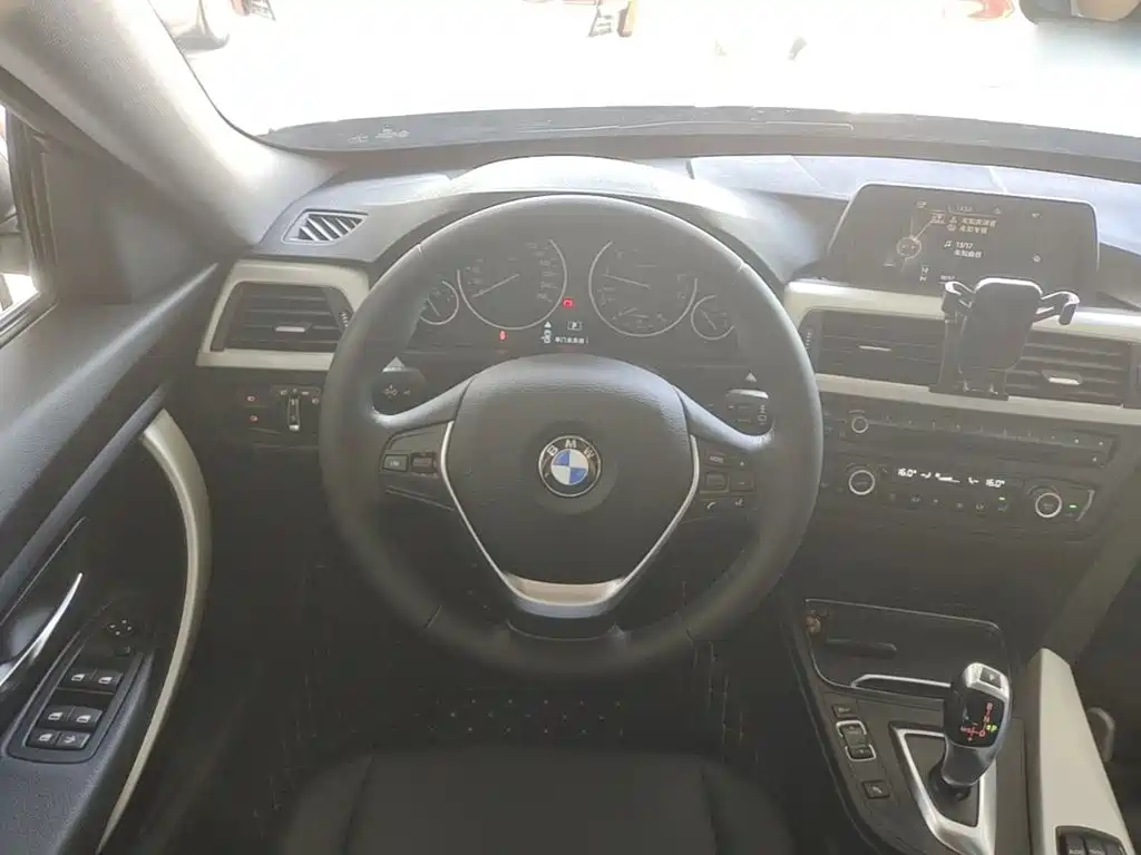 BMW 3 Series GT 2015 — фото 11