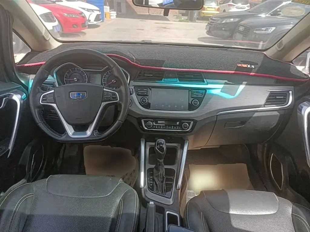 Geely Vision X3 2017 — фото 10