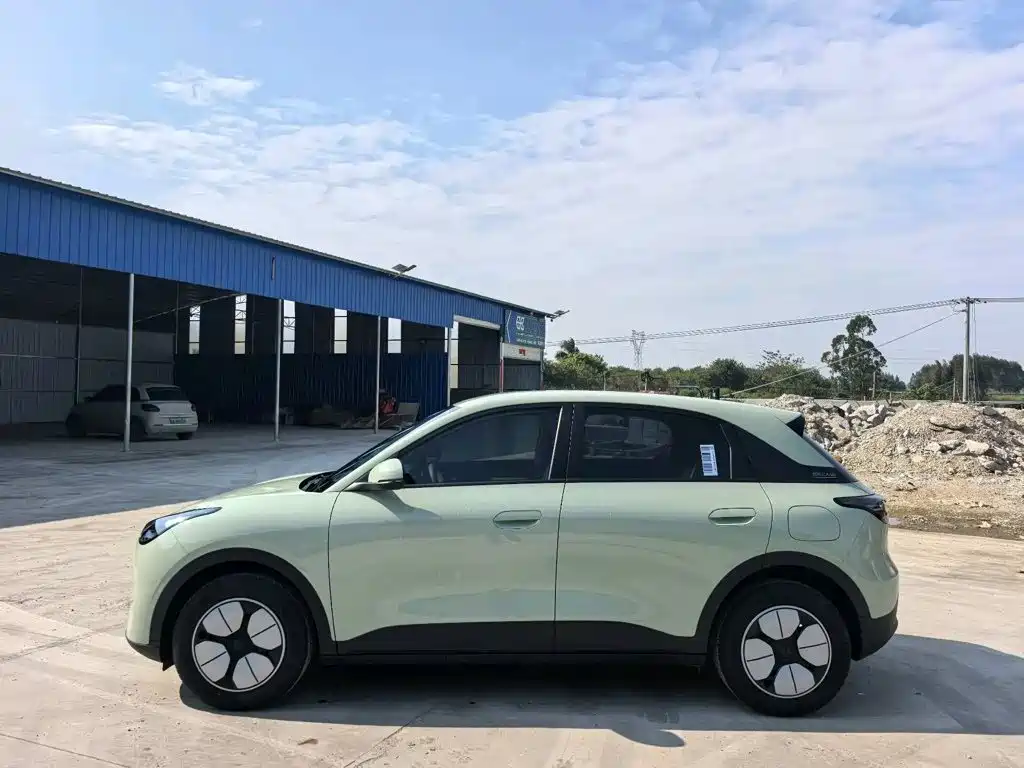Geely Galaxy Starwish 2025 — фото 6