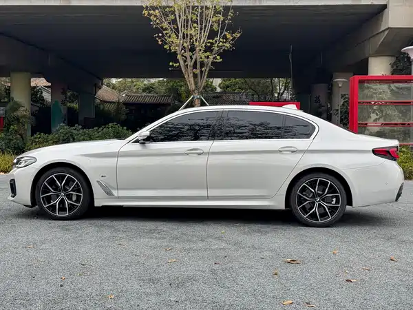 BMW 5 Series 2022