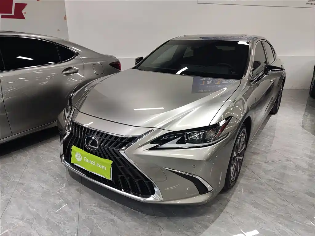 Lexus ES 2024 — фото 1