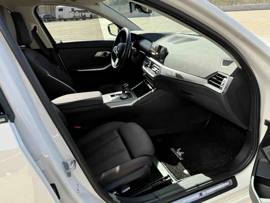 BMW 3 Series 2022 — фото 10