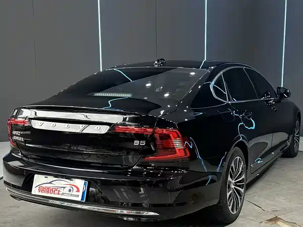 Volvo S90 2023