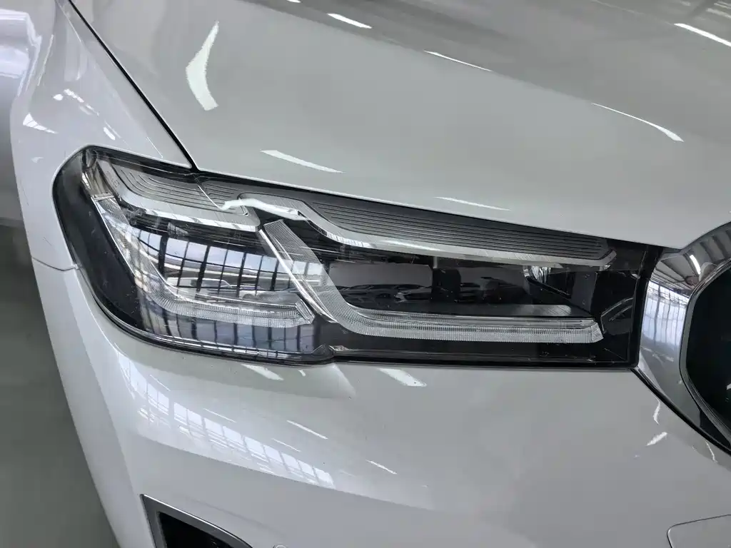 BMW 5 Series 2021 — фото 13
