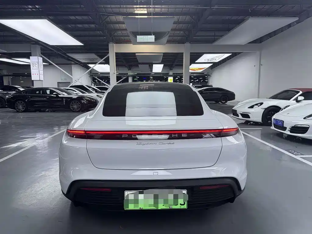 Porsche Taycan 2021 — фото 13
