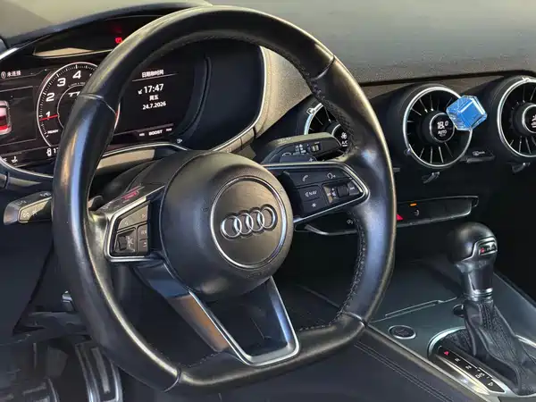 Audi TT 2015