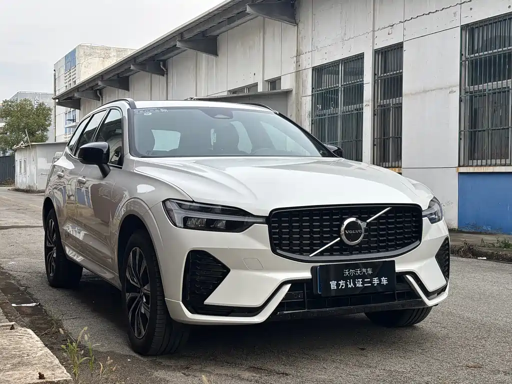 Volvo XC60 2025 — фото 3