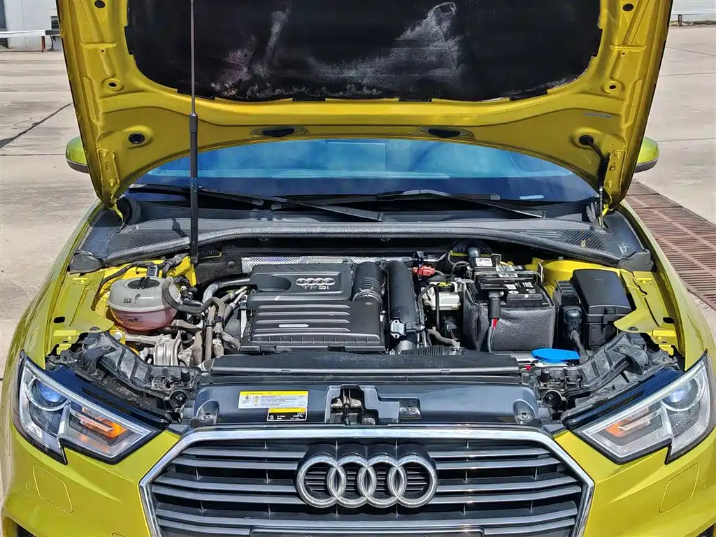 Audi A3 2018 — фото 10