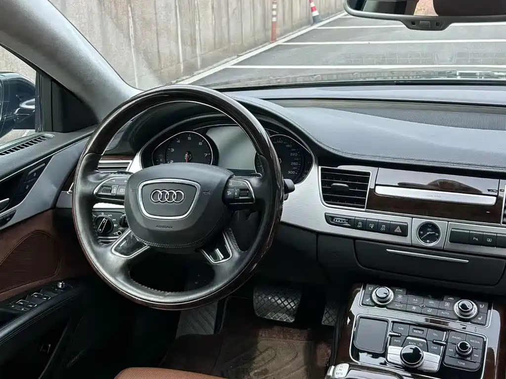 Audi A8 2014