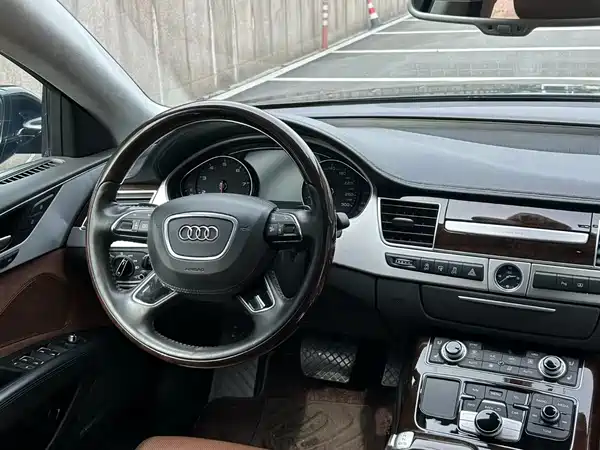 Audi A8 2014