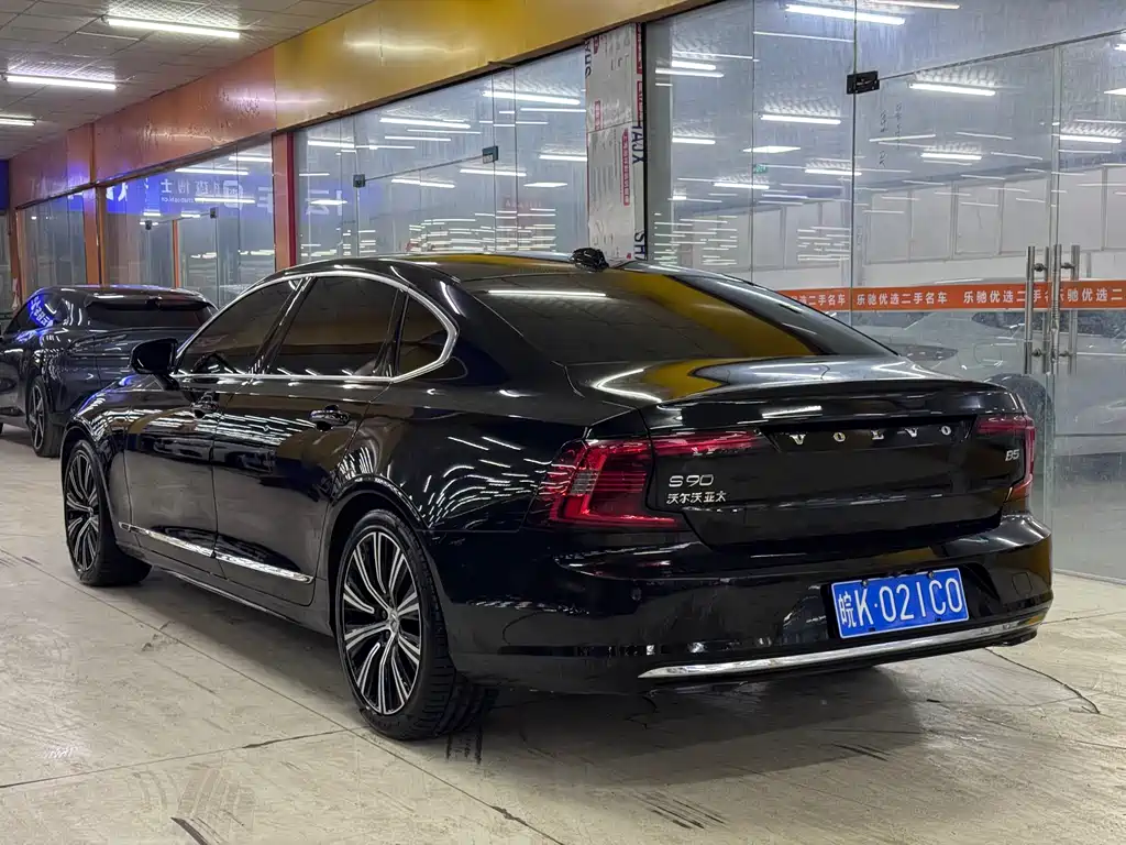 Volvo S90 2023 — фото 9